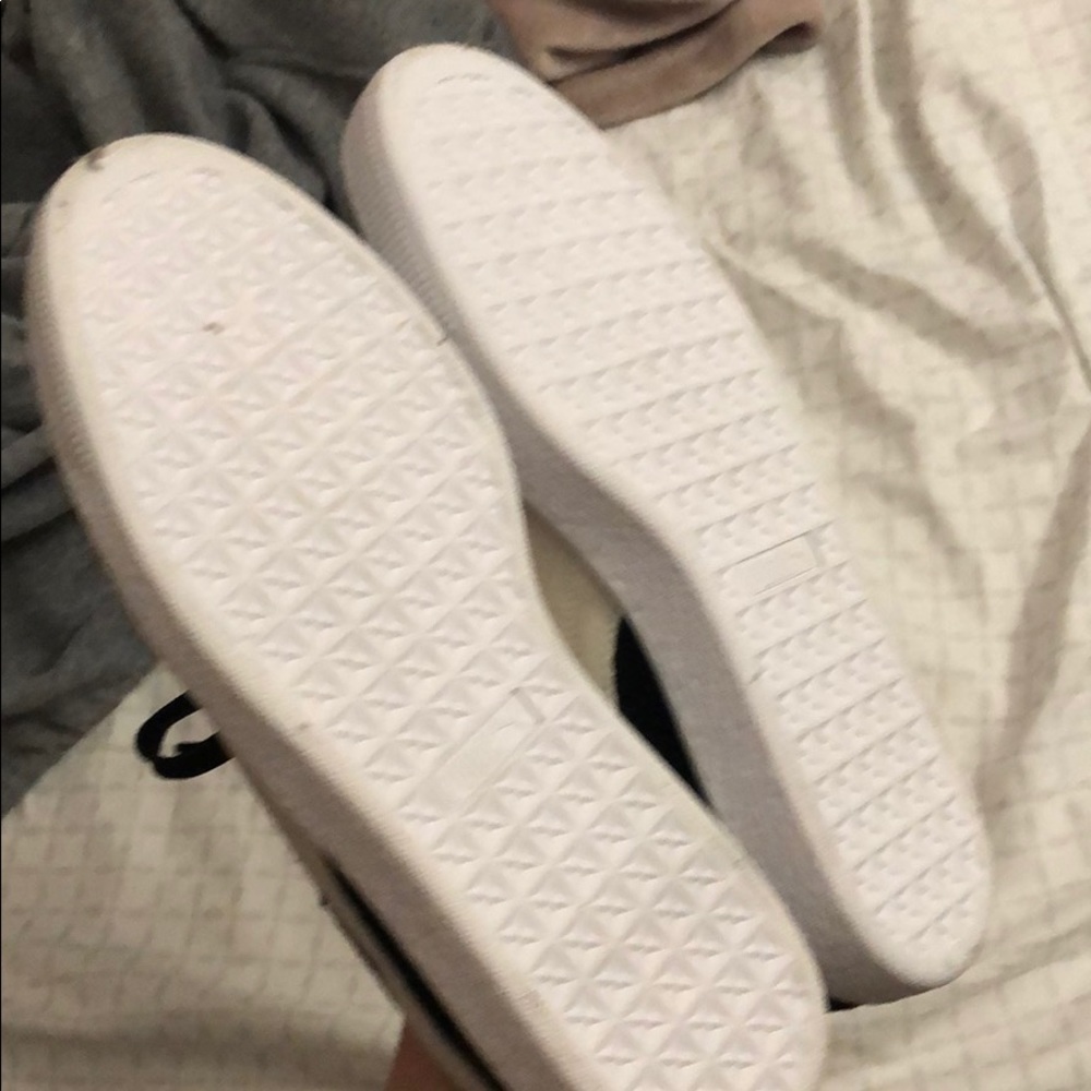 Shoes - Picture 2 of 4